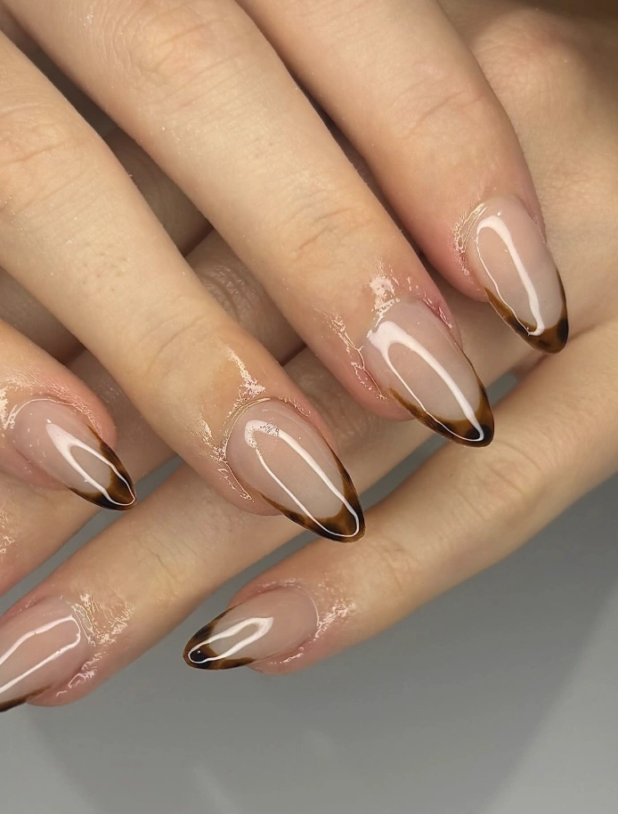 Almond Nails with Light Brown Outline