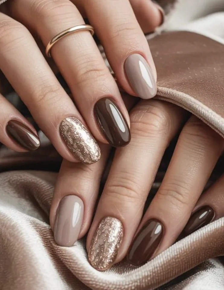 Autumnal Tones: Glossy Brown, Taupe and Gilded Almond Nails