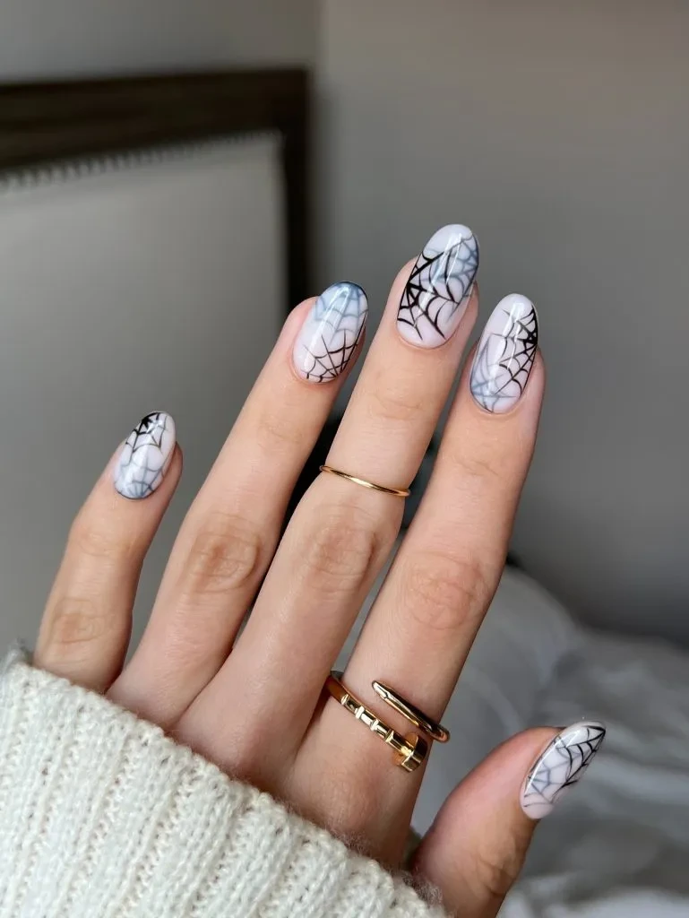 10- Bright Pumpkin Halloween Nails