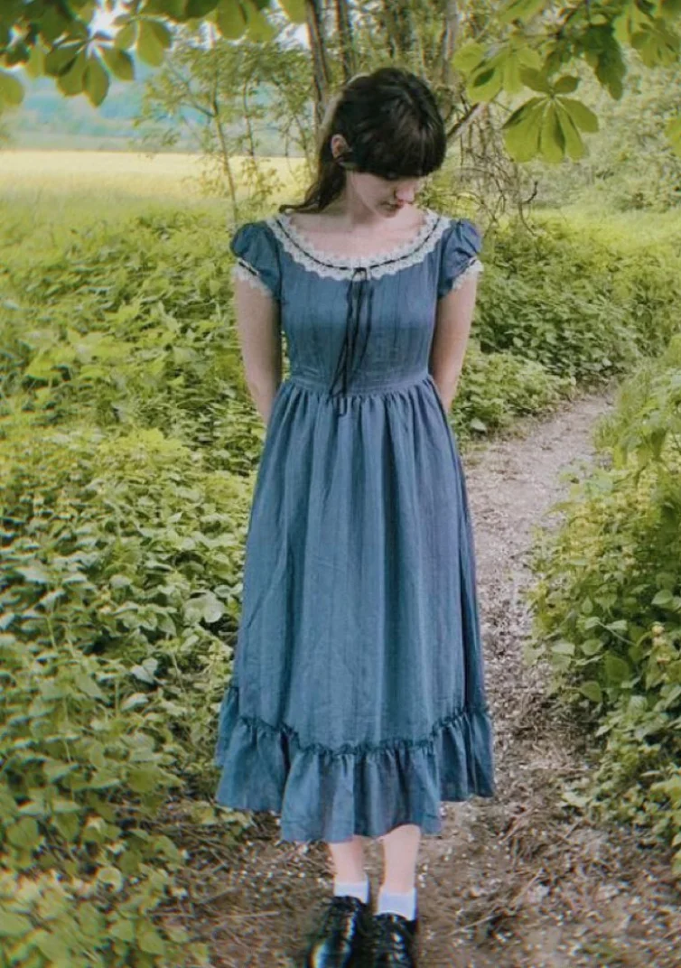 Countryside Charm: Casual Blue Medieval Dress