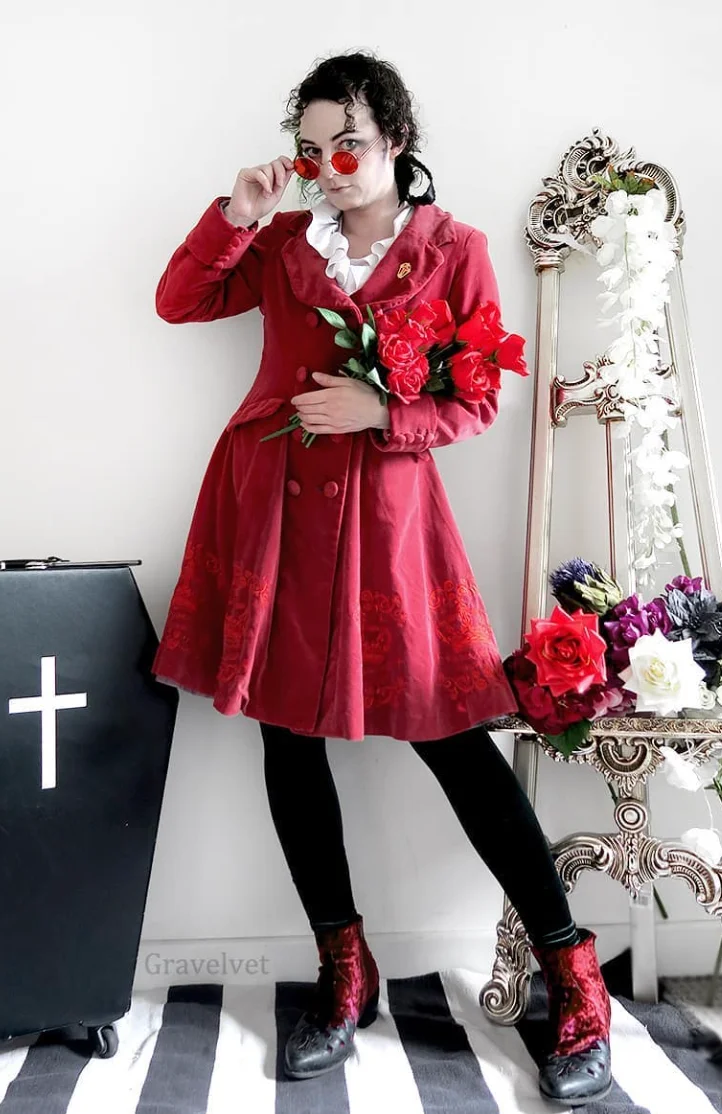 Crimson Courtship Charmer