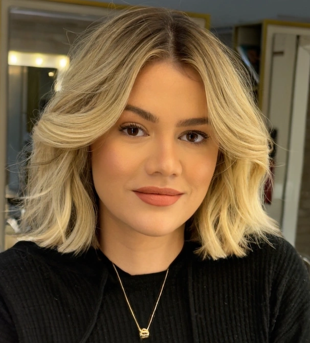 Effortless Blonde Bob with Soft Waves