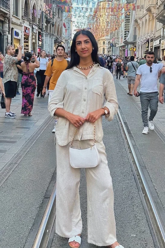 Effortless Elegance: White Button-Down + Wide-Leg Pants