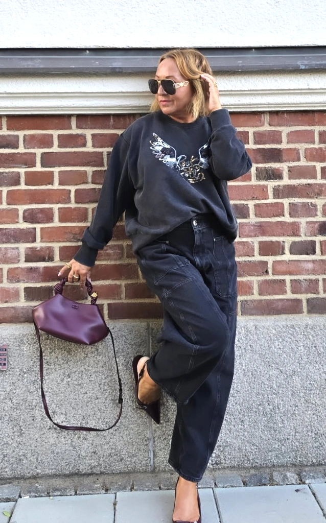 Graphic Sweatshirt + Relaxed Jeans + Burgundy Kitten Heels