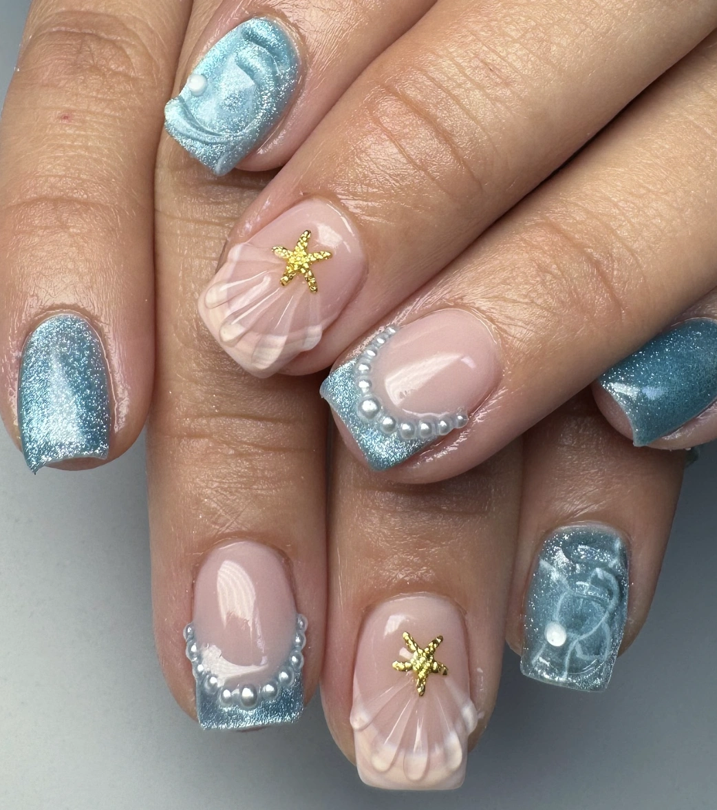 Seashell and Starfish Accent Beachy Nails