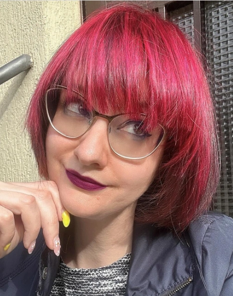 Statement Magenta Bob with Subtle Roots