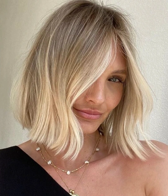Textured Blonde Bob with Effortless Waves