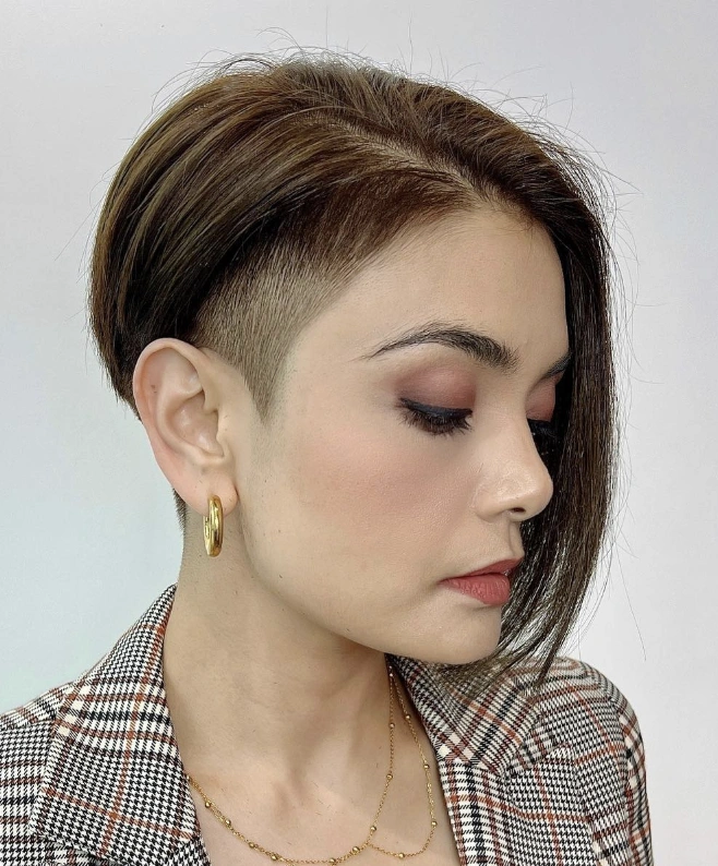 Asymmetrical Pixie with Disconnected Undercut