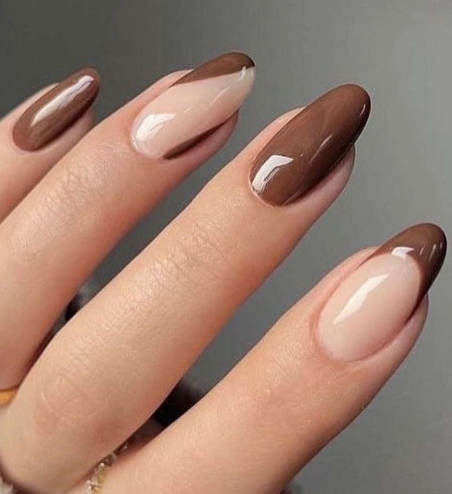 Brown Ombre Coffin Nails with Glossy Finish and Subtle Beige Accents
