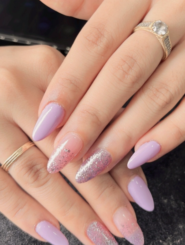 Chic Short Lavender Nails with Glitter Ombre