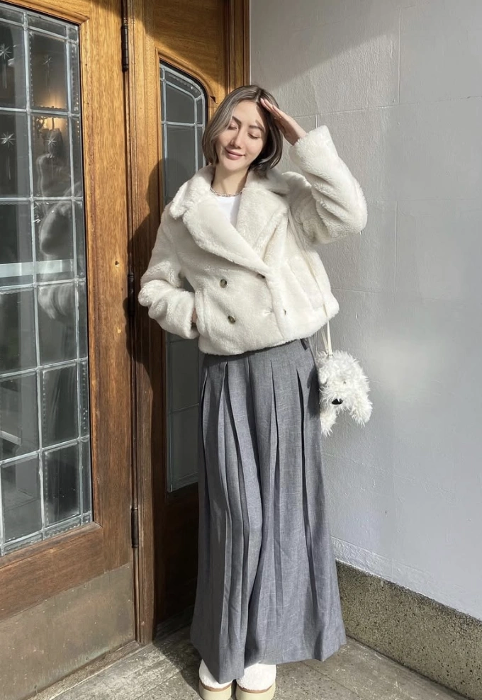 Cream Teddy Coat + Grey Loose Trousers + Plush Bag