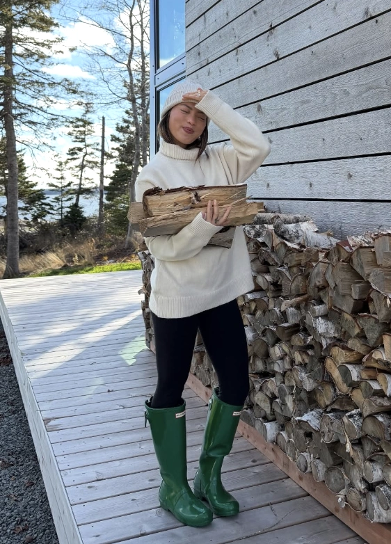Cream Turtleneck Sweater + Black Leggings + Hunter Green Rain Boots