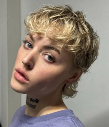 Curly Mullet for Medium-Length Hair with Textured Layers