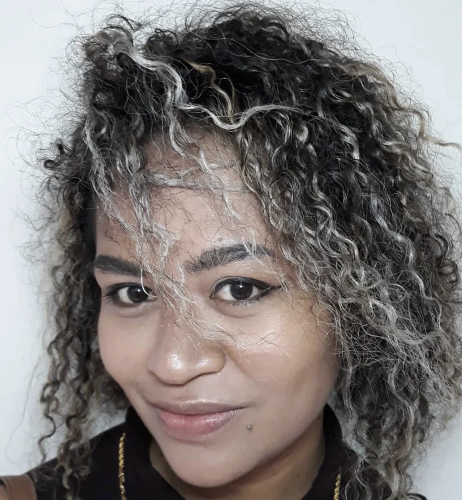 Defined Curls with Blended Roots