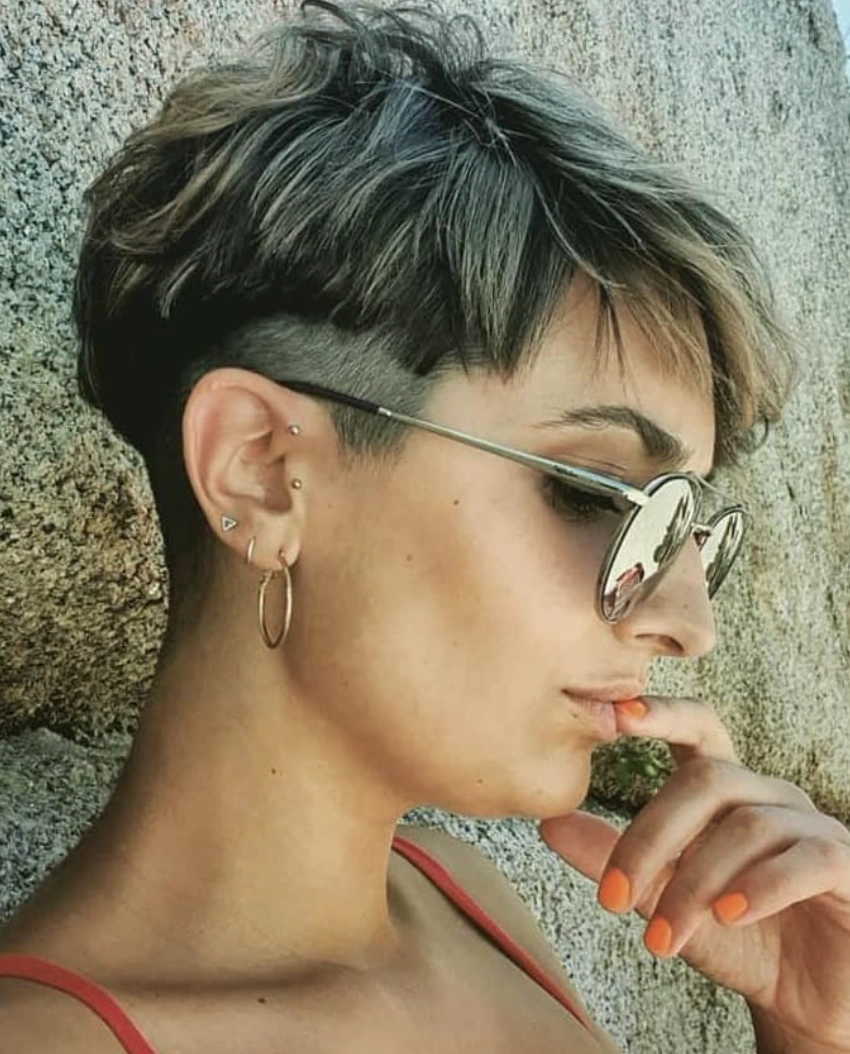 Edgy Pixie Cut with Undercut and Silver-Blonde Highlights
