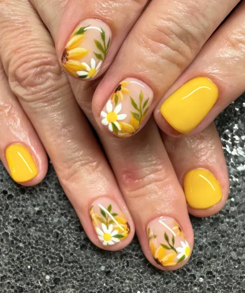 Fresh Daisy and Bee Spring Nails