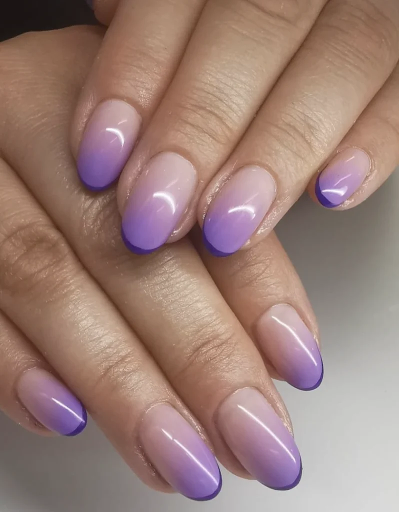Gradient Ombre Nails in Soft Lavender Tones