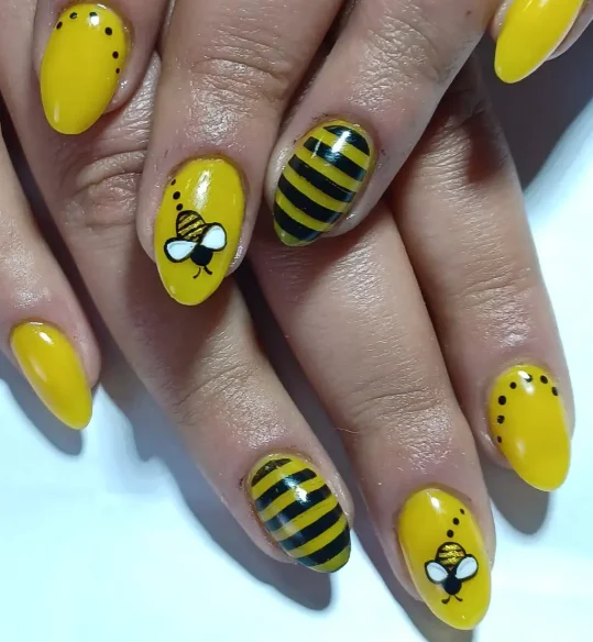 Graphic Yellow and Black Stripe Bee Statement Nails