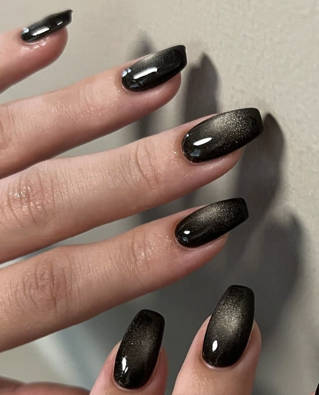 Magnetic Effect Coffin-Shaped Classy Black Nails