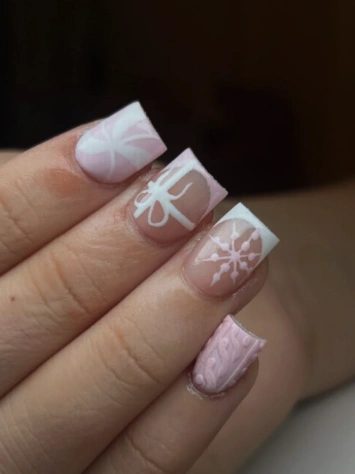 Pastel Pink & White Christmas Nail Art on Short Square Nails