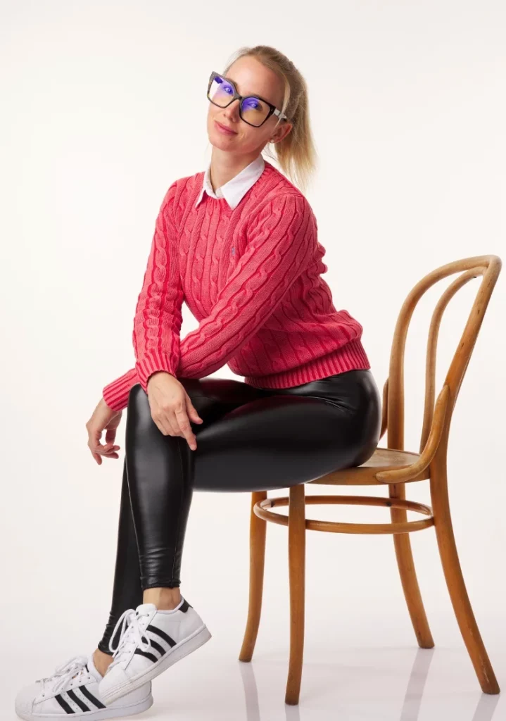 Pink Cable-Knit Sweater + White Collared Shirt + Black Faux Leather Leggings + White Black Sneakers