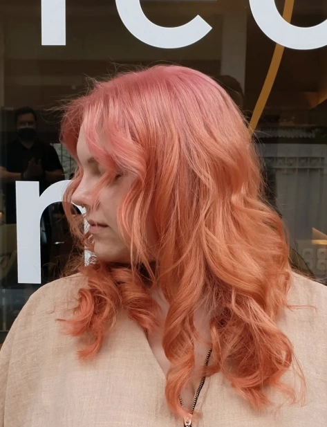 Rose Gold Waves – Mid-Length Curls