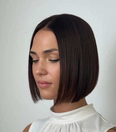 Sleek and Chic Italian Bob Haircut