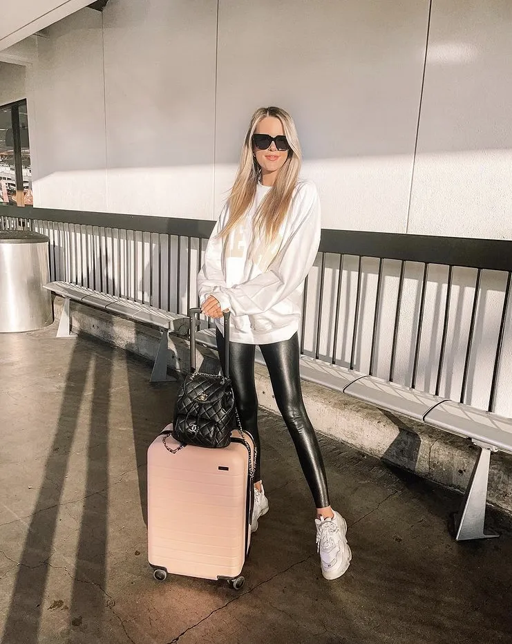 Sweatshirt + Leggings + Sneakers: Athleisure at Its Finest